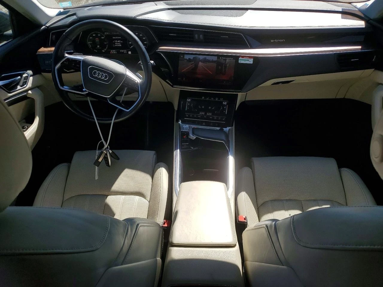 Audi E-Tron PRESTIGE, снимка 8 - Автомобили и джипове - 53978919