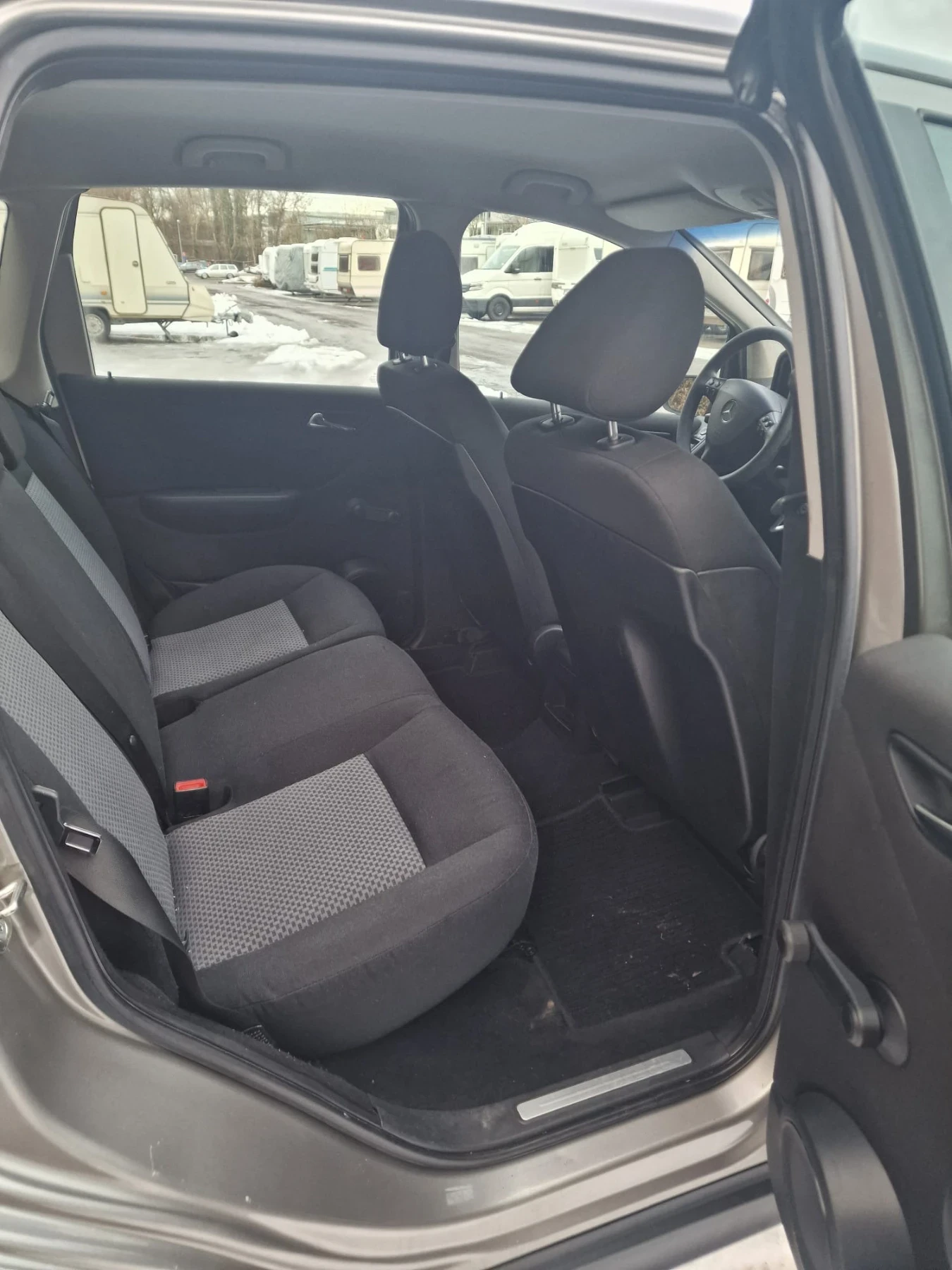 Mercedes-Benz A 180, снимка 12 - Автомобили и джипове - 54611800