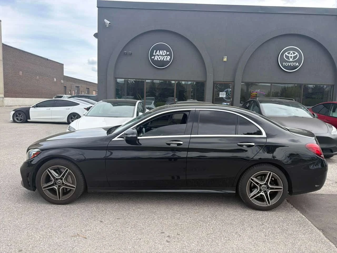 Mercedes-Benz C 300 * CARFAX * MULTIBEAM * DISTRONIC, снимка 2 - Автомобили и джипове - 55040327