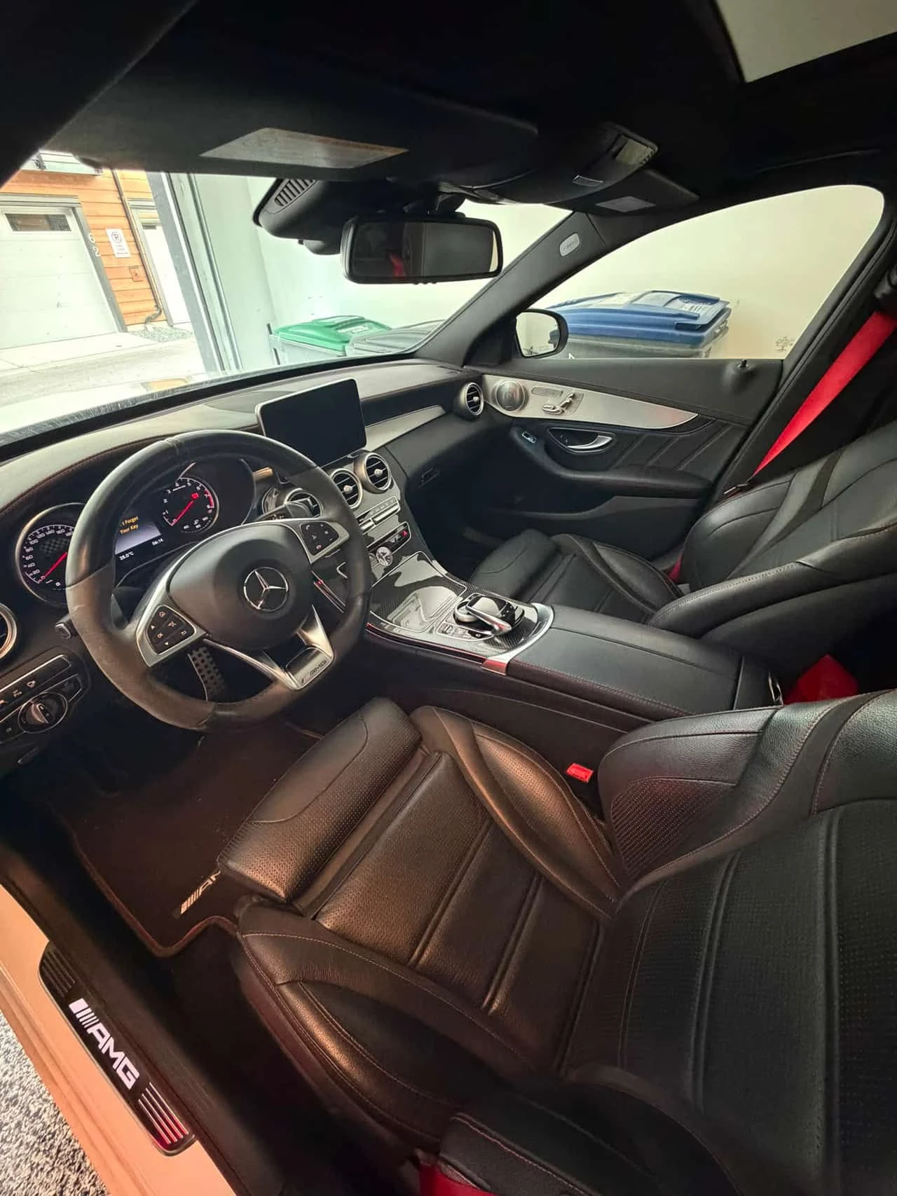 Mercedes-Benz C 43 AMG  ДИСТРОНИК * 360 * BURMESTER * PANO * АВТОКРЕДИТ, снимка 5 - Автомобили и джипове - 55211247