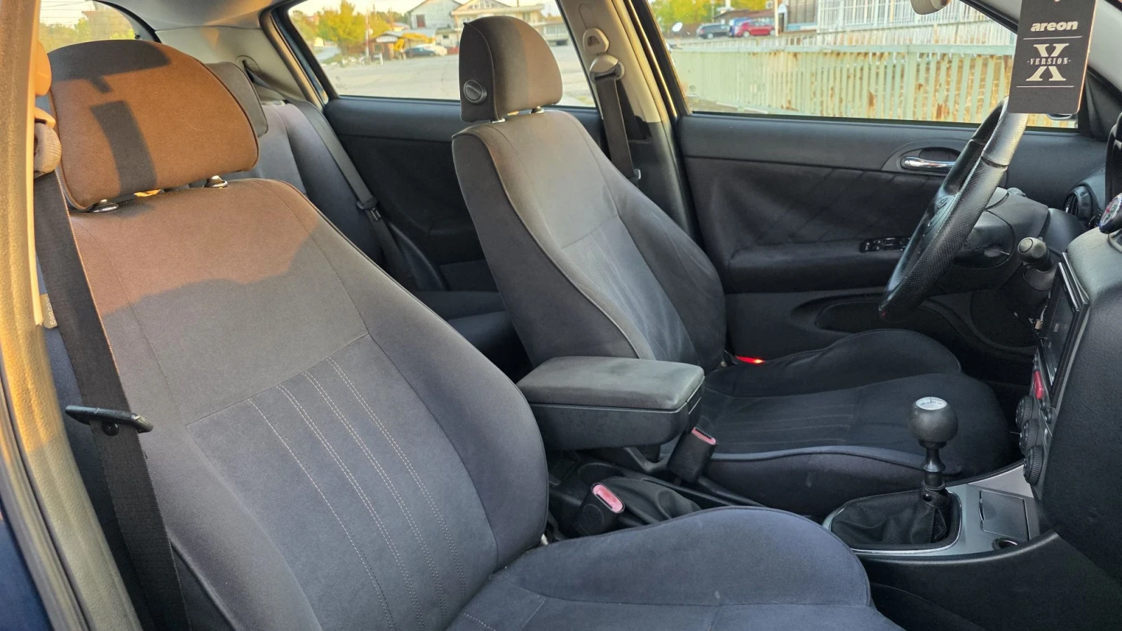 Alfa Romeo 147 1.9JTDm 16V, снимка 10 - Автомобили и джипове - 56261065