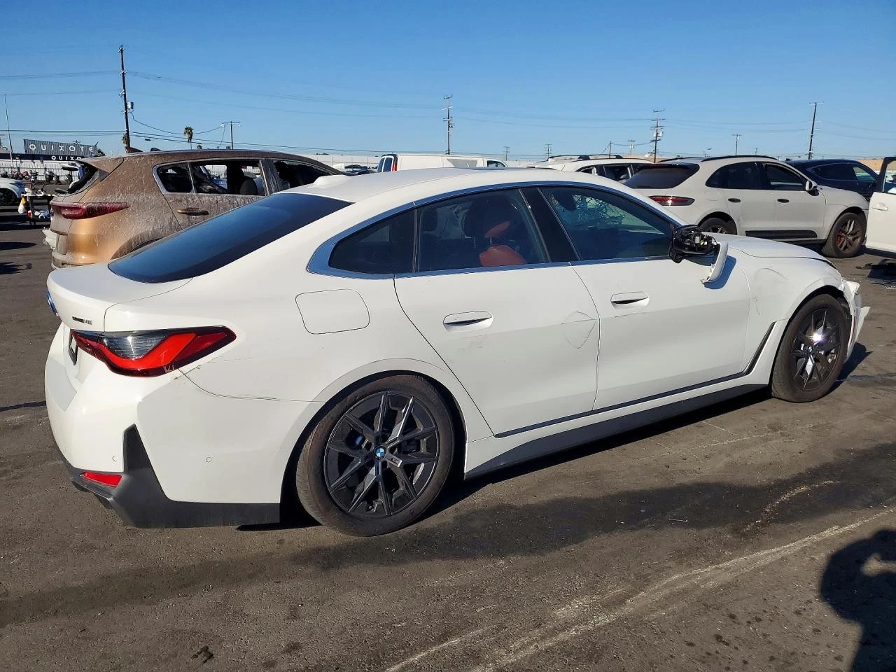 BMW i4 EDRIVE 40, снимка 4 - Автомобили и джипове - 56314191