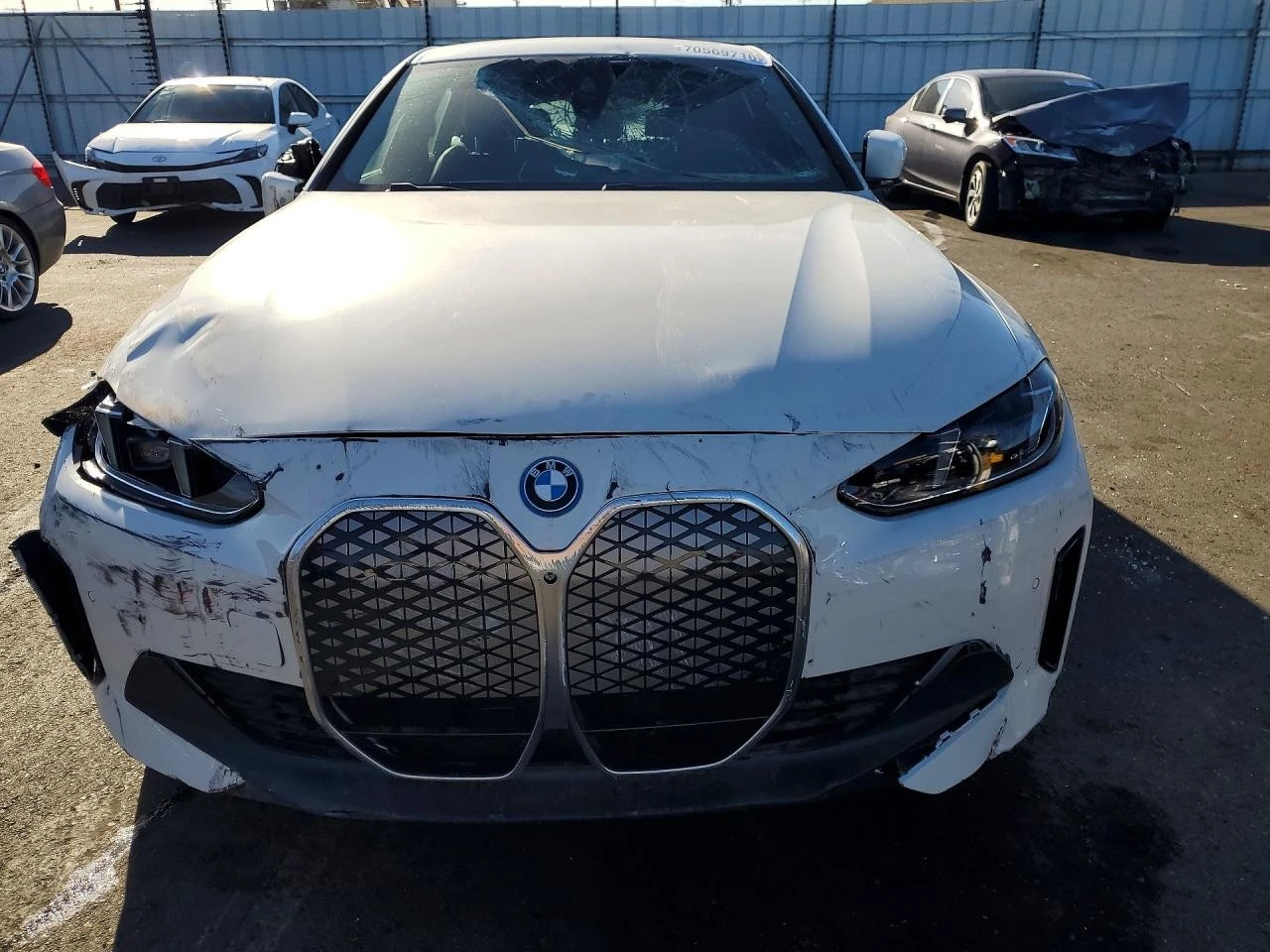 BMW i4 EDRIVE 40, снимка 2 - Автомобили и джипове - 56314191