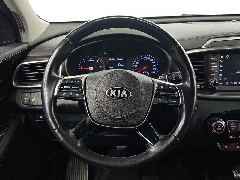 Kia Sorento 2.2 CRDI 4WD - САМО 30% АВАНС, снимка 14 - Автомобили и джипове - 56017228