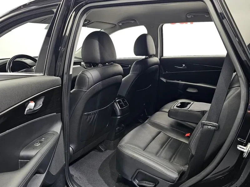 Kia Sorento 2.2 CRDI 4WD - САМО 30% АВАНС, снимка 12 - Автомобили и джипове - 56017228