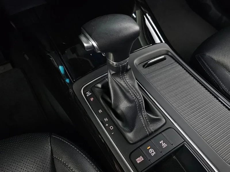 Kia Sorento 2.2 CRDI 4WD - САМО 30% АВАНС, снимка 9 - Автомобили и джипове - 56017228