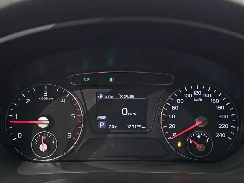 Kia Sorento 2.2 CRDI 4WD - САМО 30% АВАНС, снимка 8 - Автомобили и джипове - 56017228
