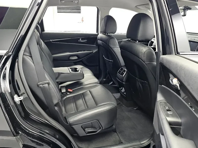 Kia Sorento 2.2 CRDI 4WD - САМО 30% АВАНС, снимка 11 - Автомобили и джипове - 56017228
