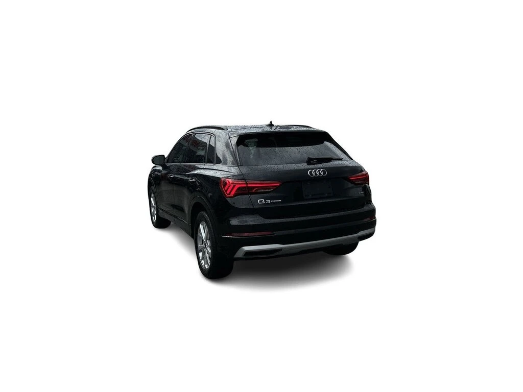 Audi Q3 * 45 2.0T Komfort quattro Clean Carfax | One Owner | Mobile.bg   12