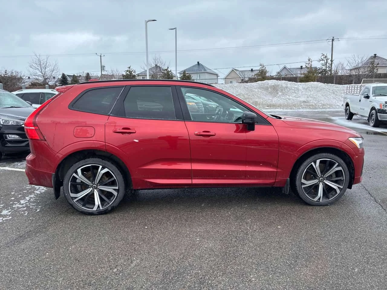 Volvo XC60 R Design/CARFAX/Следене на ленти/Хибрид/Клип, снимка 4 - Автомобили и джипове - 53831541