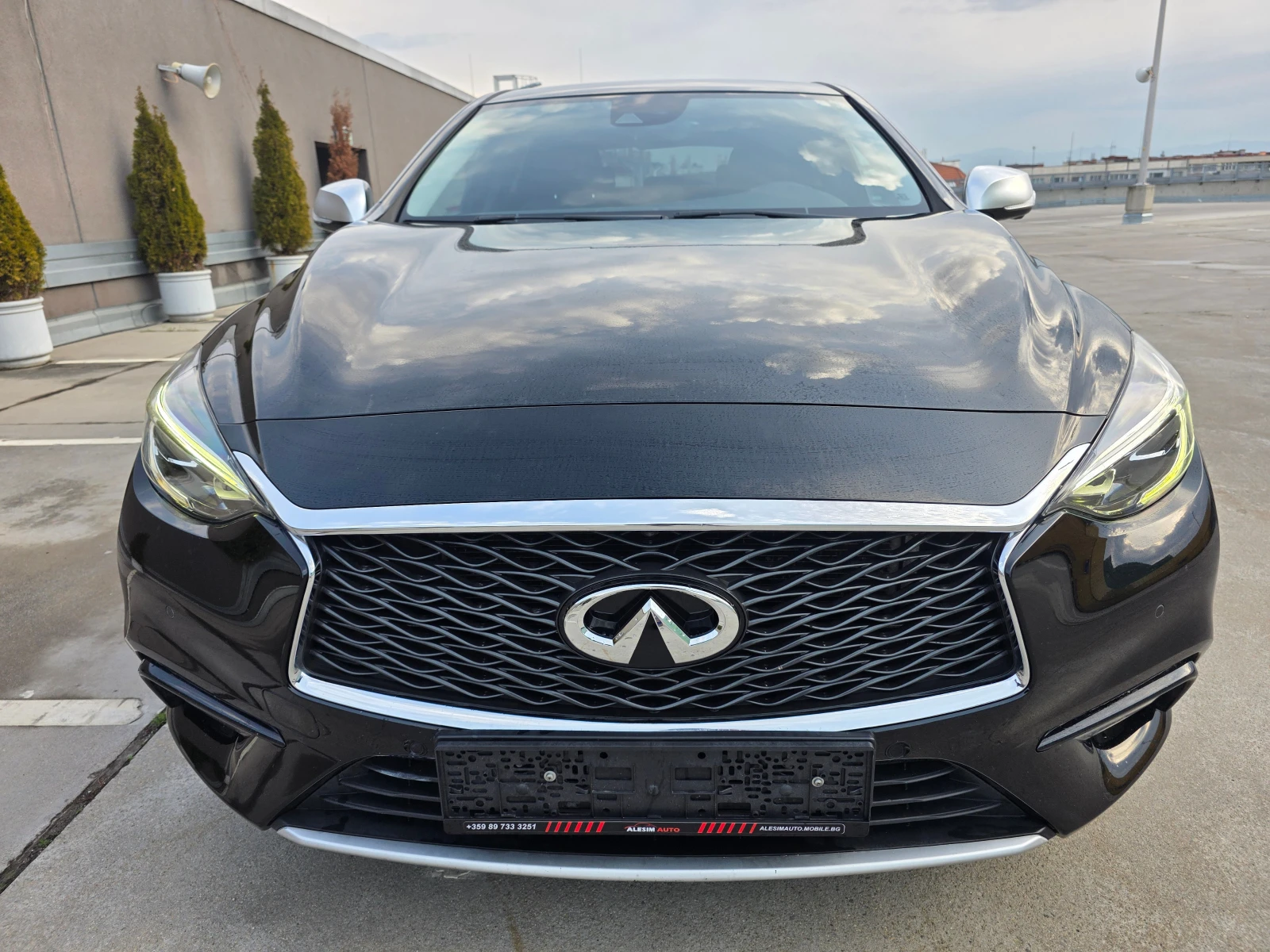 Infiniti Q30 2.2 CDI-AWD-DCT-Premium, снимка 2 - Автомобили и джипове - 54517001