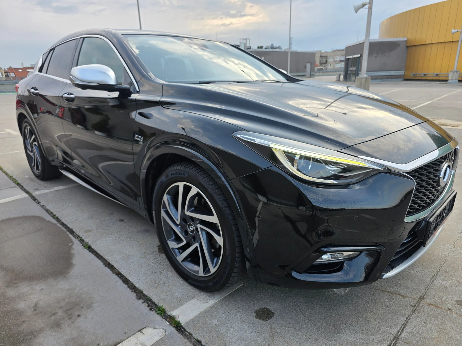 Infiniti Q30 2.2 CDI-AWD-DCT-Premium, снимка 3 - Автомобили и джипове - 54517001