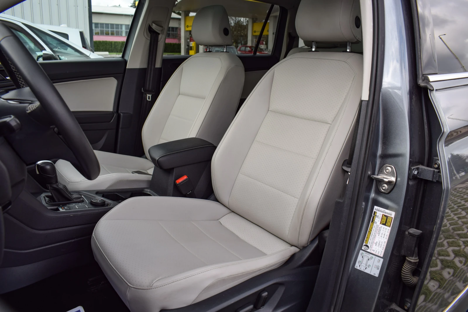 VW Tiguan Allspace, 4Motion, Панорама, снимка 7 - Автомобили и джипове - 54897154