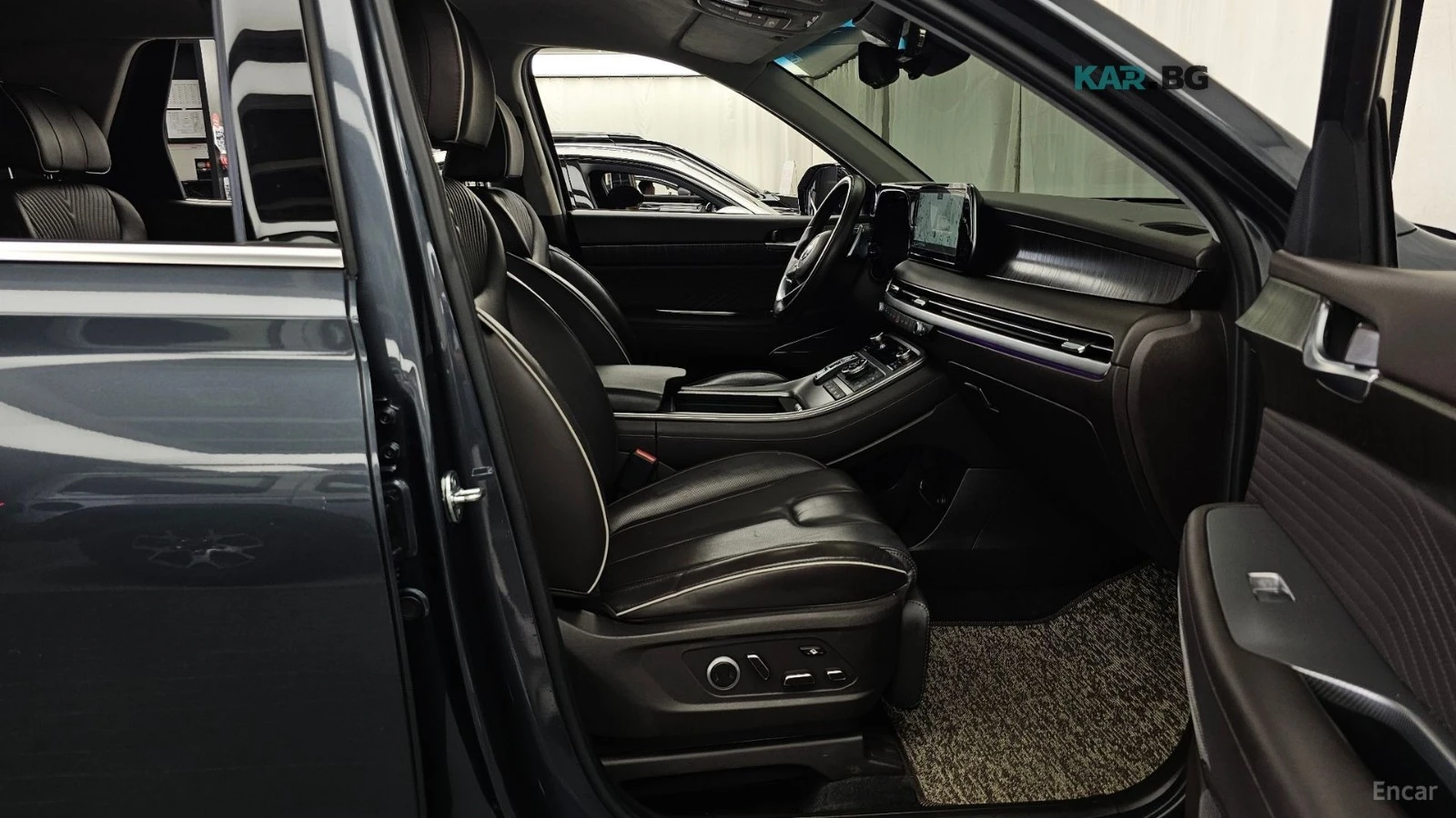 Hyundai Palisade CALLIGRAPHY* 4x4* DISTRONIC* 360* ОБДУХ* МАСАЖИ* , снимка 9 - Автомобили и джипове - 56100469