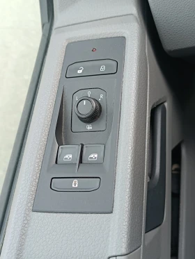 VW Transporter 6.1 window van, снимка 12