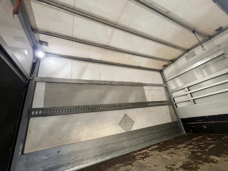 Mercedes-Benz Sprinter 319 3.0 V6 - FULL LED - SWISS, снимка 10 - Бусове и автобуси - 51698336