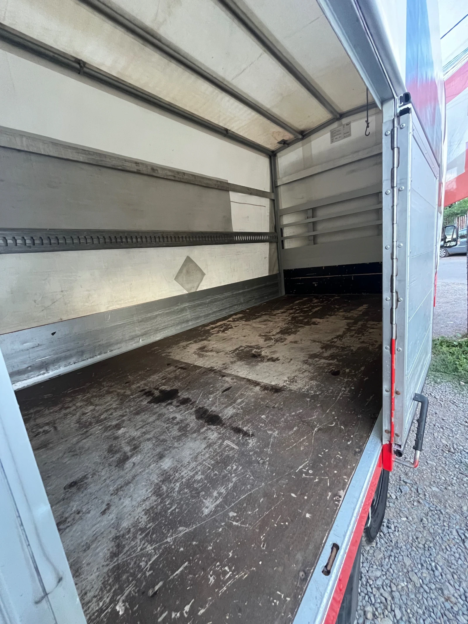Mercedes-Benz Sprinter 319 3.0 V6 - FULL LED - SWISS - изображение 9