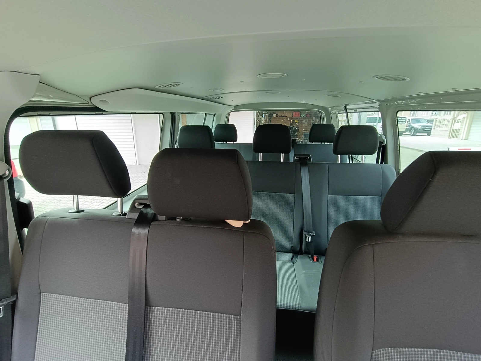 VW Transporter 6.1 window van, снимка 8 - Бусове и автобуси - 56645135