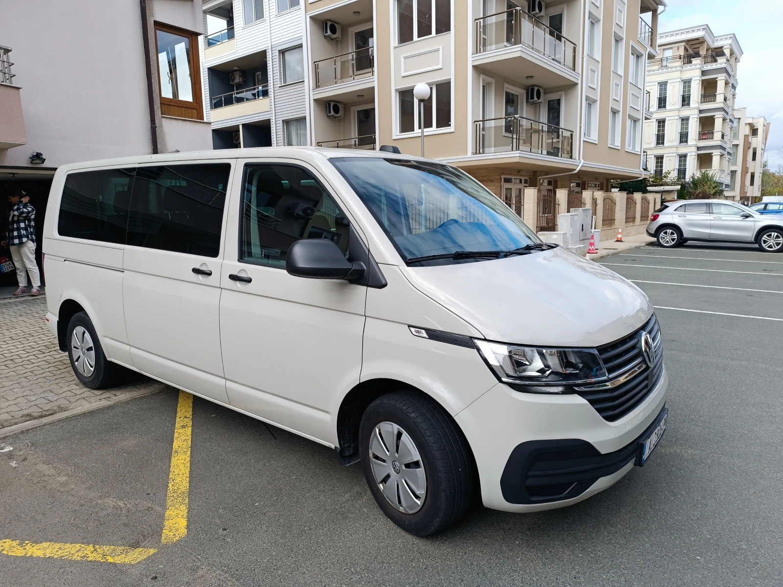 VW Transporter 6.1 window van