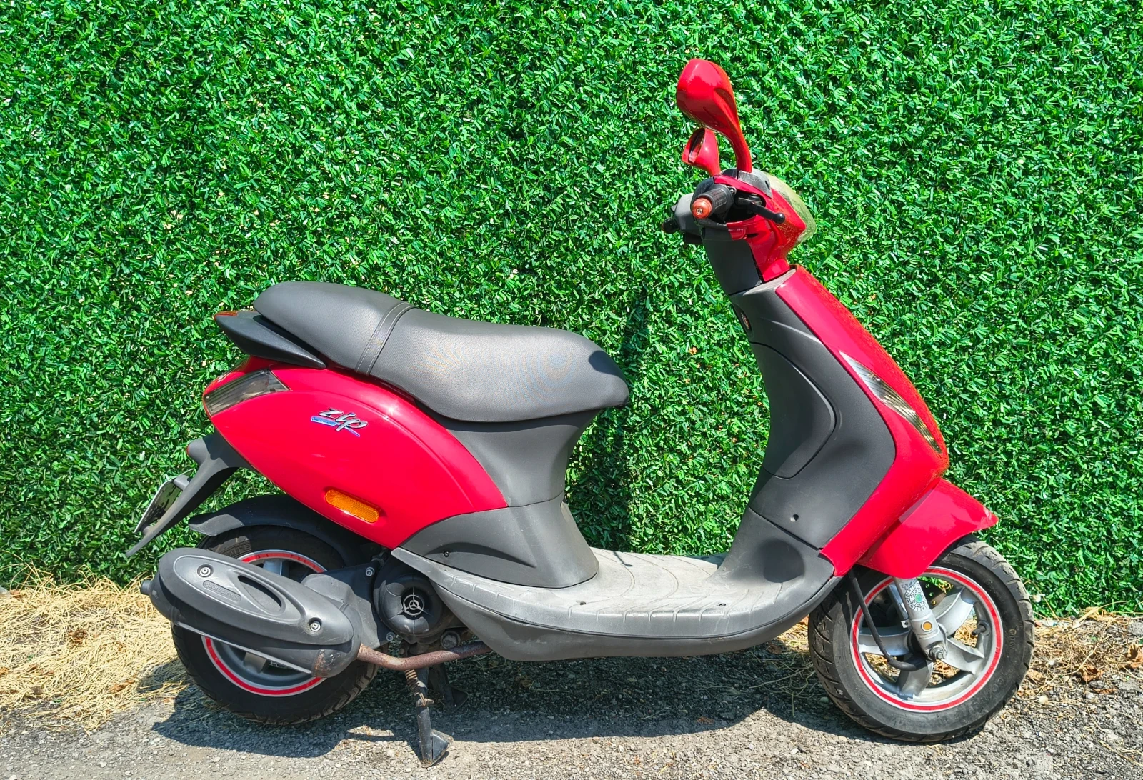 Piaggio Zip - (ТОП)(РЕАЛНИ КИЛОМЕТРИ)(ГОДИШНА ГРАЖДАНСКА), снимка 6 - Мотоциклети и мототехника - 55826474