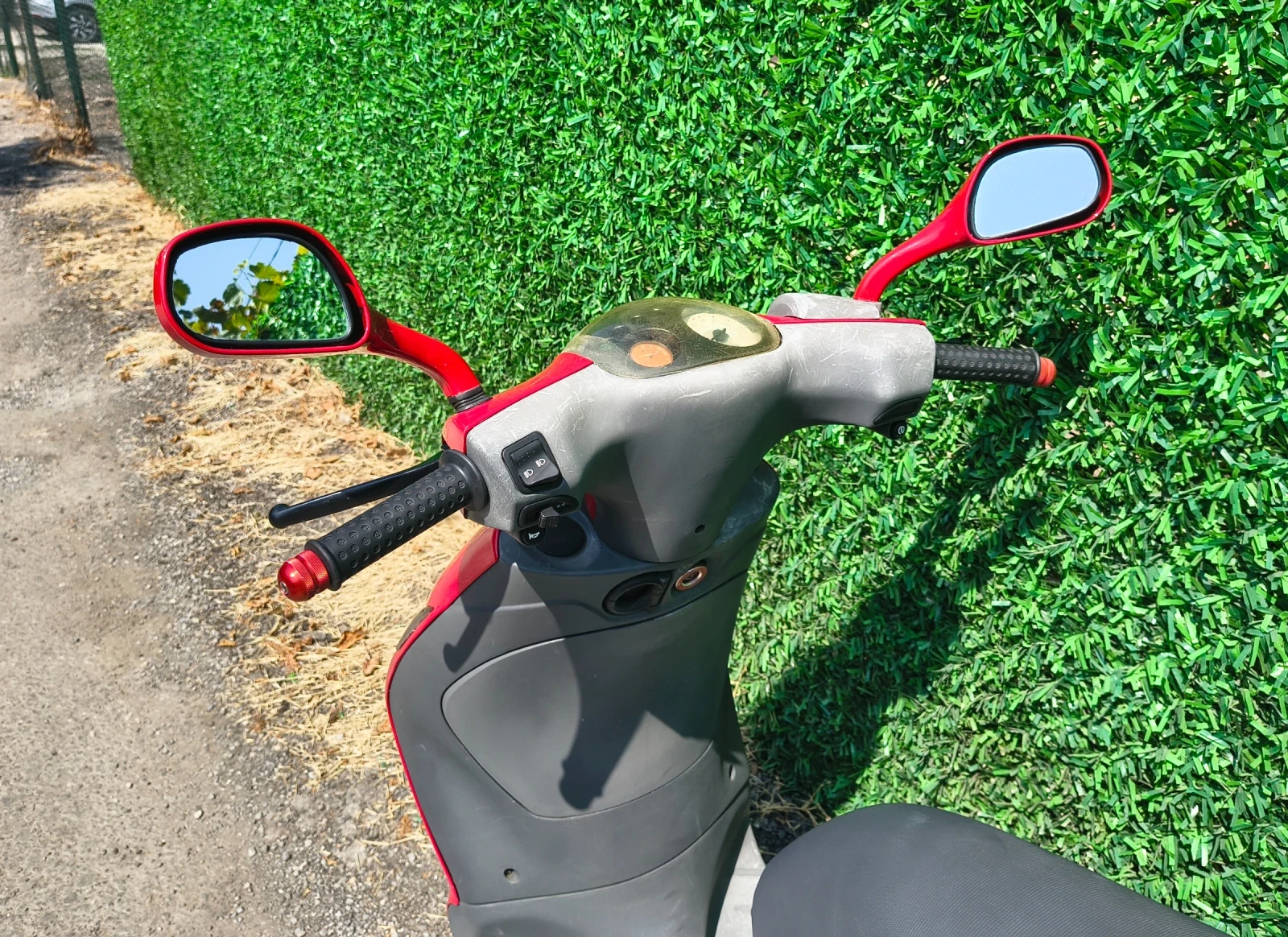 Piaggio Zip - (ТОП)(РЕАЛНИ КИЛОМЕТРИ)(ГОДИШНА ГРАЖДАНСКА), снимка 9 - Мотоциклети и мототехника - 55826474