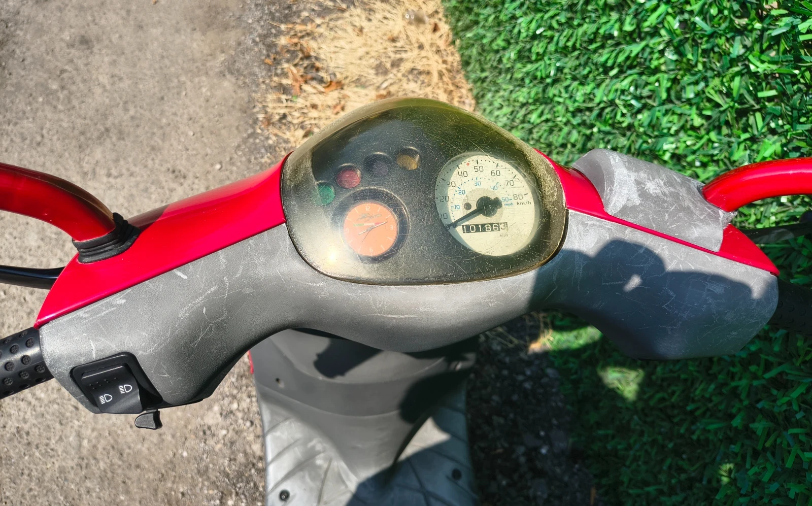 Piaggio Zip - (ТОП)(РЕАЛНИ КИЛОМЕТРИ)(ГОДИШНА ГРАЖДАНСКА), снимка 10 - Мотоциклети и мототехника - 55826474