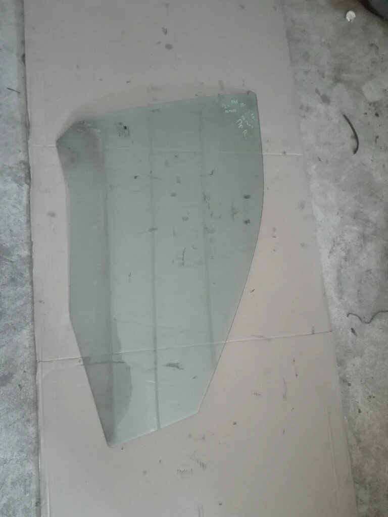 Стъкло предно дясно санг  актион , екшън