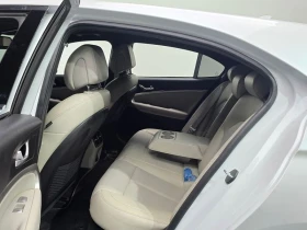 Genesis G70 2.0 Automatic, снимка 16
