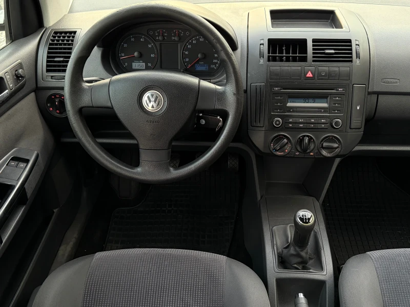 VW Polo 1.4i 80к.с * Климатик* , снимка 10 - Автомобили и джипове - 51135499