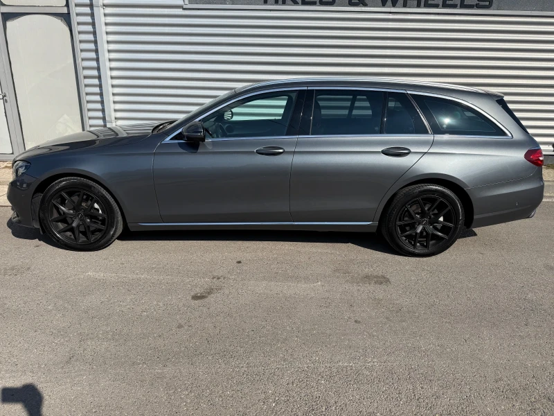 Mercedes-Benz E 220 AMG Optic+ 9Gtronic+ BlueTec+ Full Led+ Navi+ Подг, снимка 2 - Автомобили и джипове - 52048669
