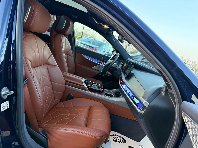 BMW i7 ПРОДАДЕНА !!!, снимка 11 - Автомобили и джипове - 52473512