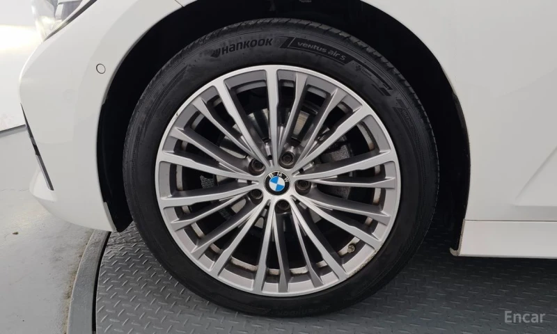 BMW 320, снимка 5 - Автомобили и джипове - 52962180