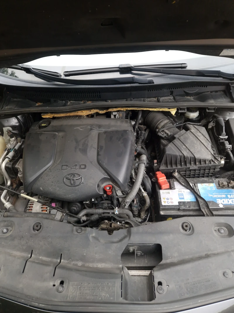 Toyota Avensis 1.6, снимка 5 - Автомобили и джипове - 53024479