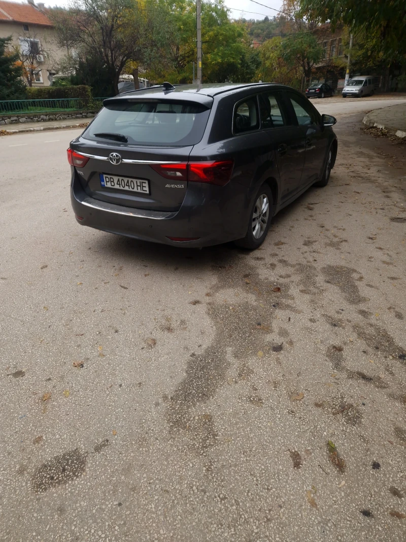 Toyota Avensis 1.6, снимка 3 - Автомобили и джипове - 53024479