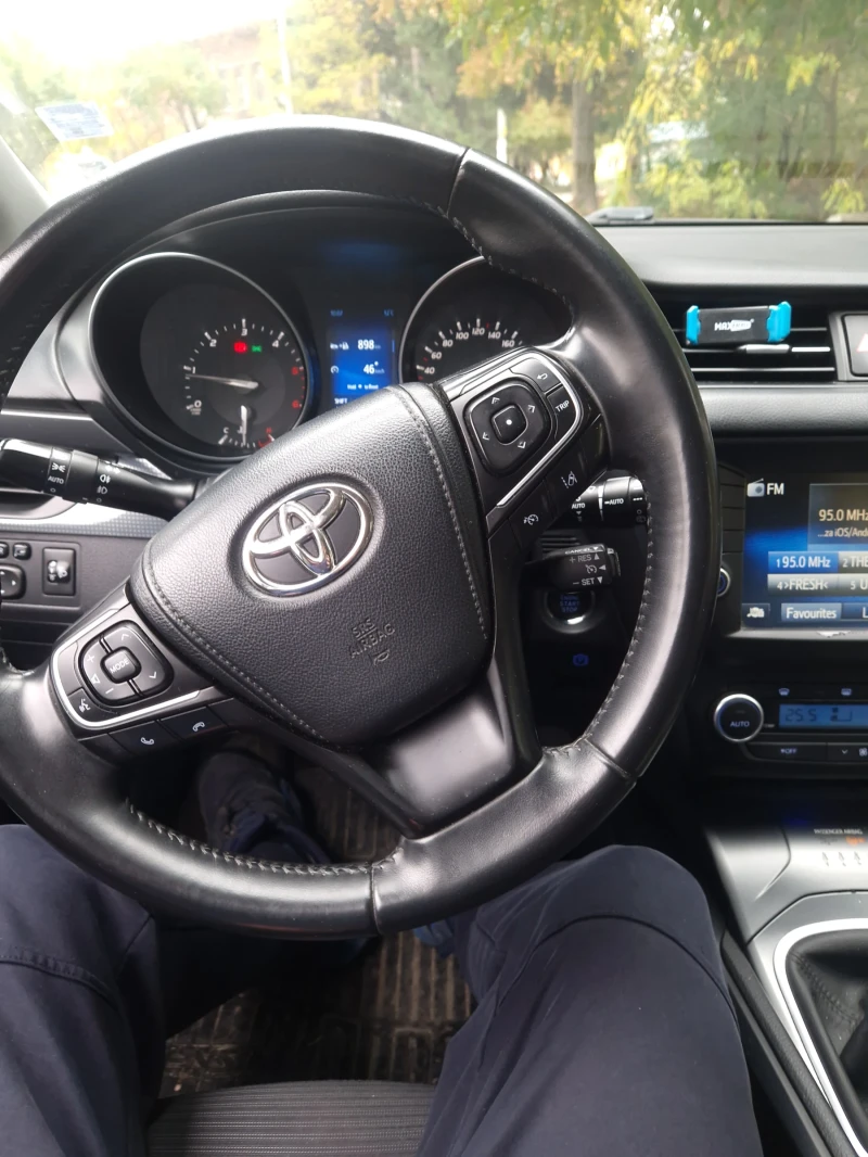 Toyota Avensis 1.6, снимка 7 - Автомобили и джипове - 53024479