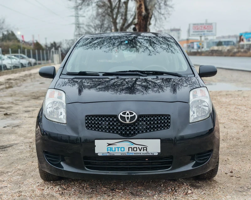 Toyota Yaris 1.0 БЕНЗИН 70 К.С. УНИКАЛНО СЪСТОЯНИЕ!, снимка 2 - Автомобили и джипове - 53299635