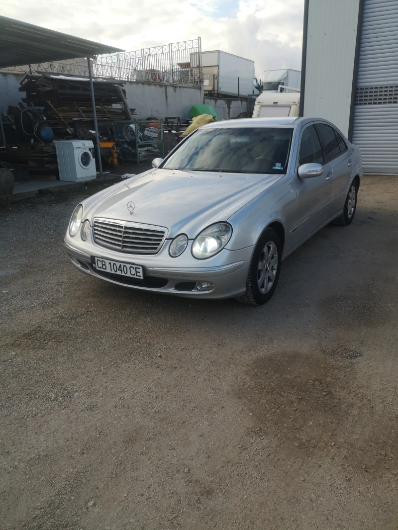 Mercedes-Benz E 200 компресор, снимка 13 - Автомобили и джипове - 53539761