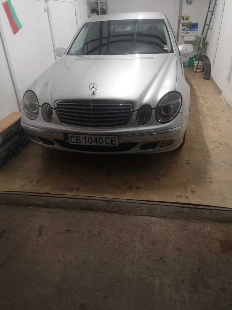 Mercedes-Benz E 200 компресор, снимка 8 - Автомобили и джипове - 53539761