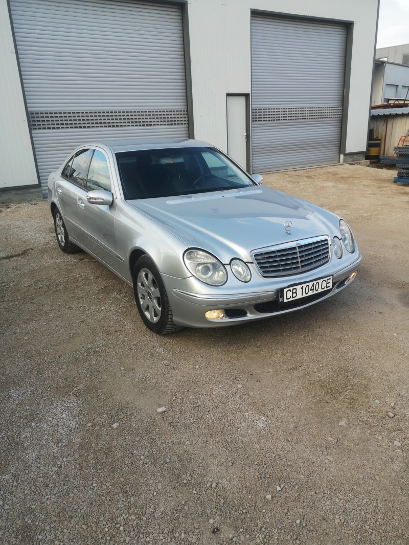 Mercedes-Benz E 200 компресор, снимка 12 - Автомобили и джипове - 53539761