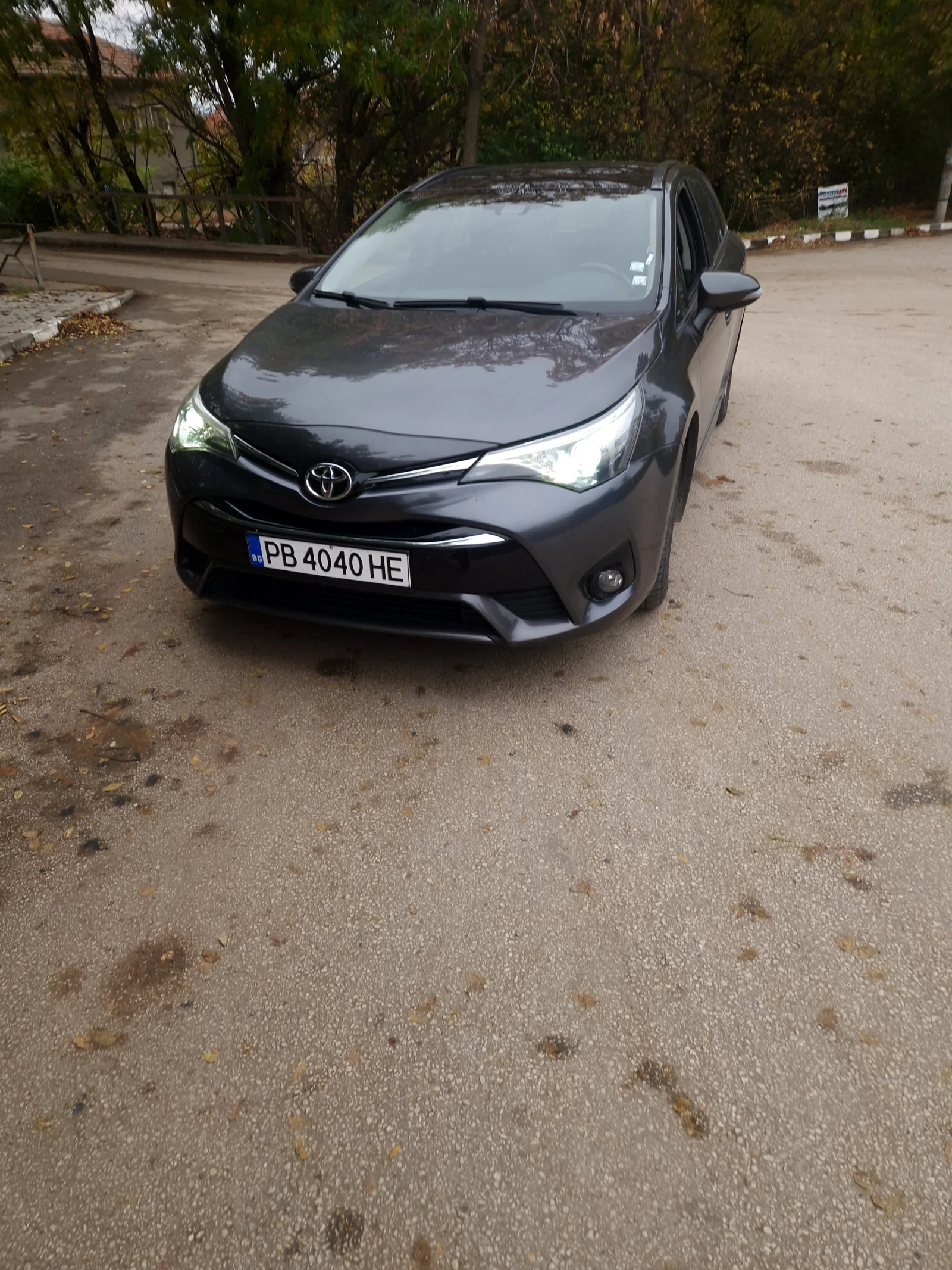 Toyota Avensis 1.6, снимка 1