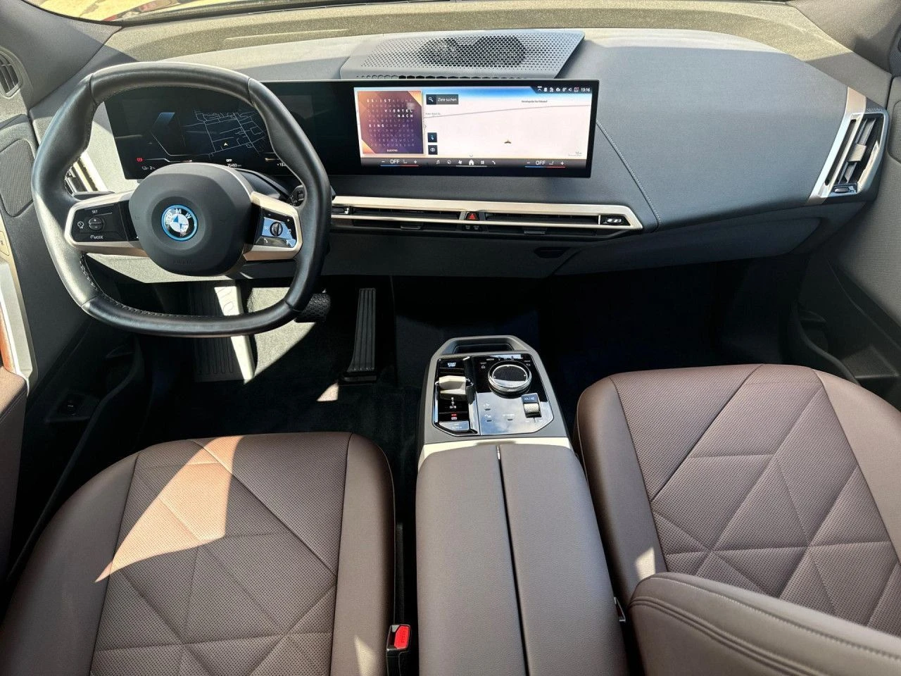 BMW iX xDrive40 Sky Lounge/360/Laser/Panorama + ГАРАНЦИЯ - изображение 7