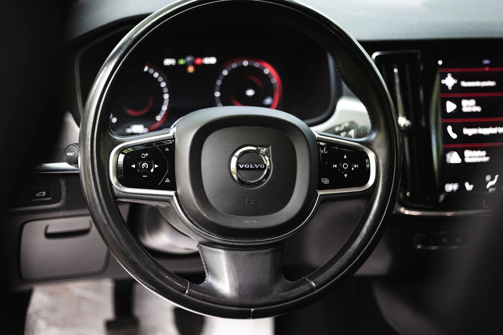 Volvo V90 D4 - изображение 6