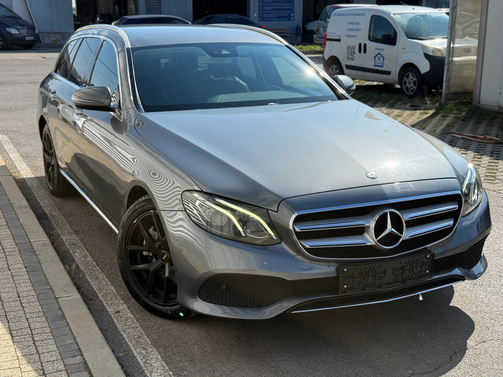 Mercedes-Benz E 220 AMG Optic+ 9Gtronic+ BlueTec+ Full Led+ Navi+ Подг | Mobile.bg — изображение 6