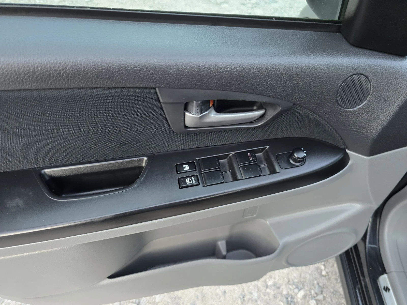 Suzuki SX4 1.6i GL 4x4, снимка 13 - Автомобили и джипове - 53461868