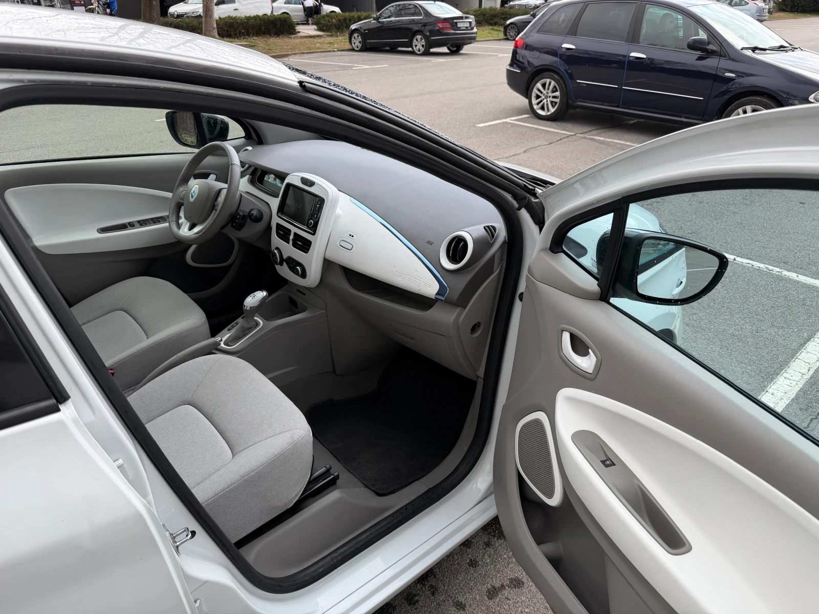 Renault Zoe 22kw* Нов внос* Парктроник, снимка 10 - Автомобили и джипове - 54042661