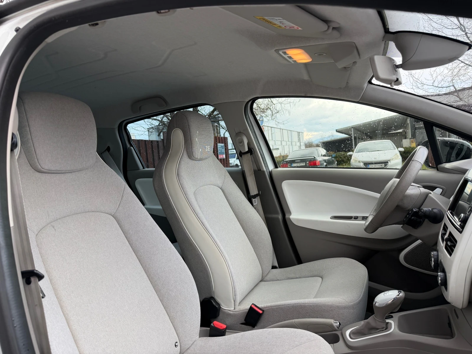 Renault Zoe 22kw* Нов внос* Парктроник, снимка 8 - Автомобили и джипове - 54042661