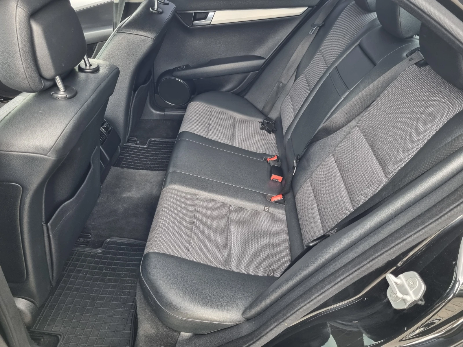 Mercedes-Benz C 220 CDi-170кс= 646 МОТОР= СЕДАН/6 СКОРОСТИ, снимка 10 - Автомобили и джипове - 54567092