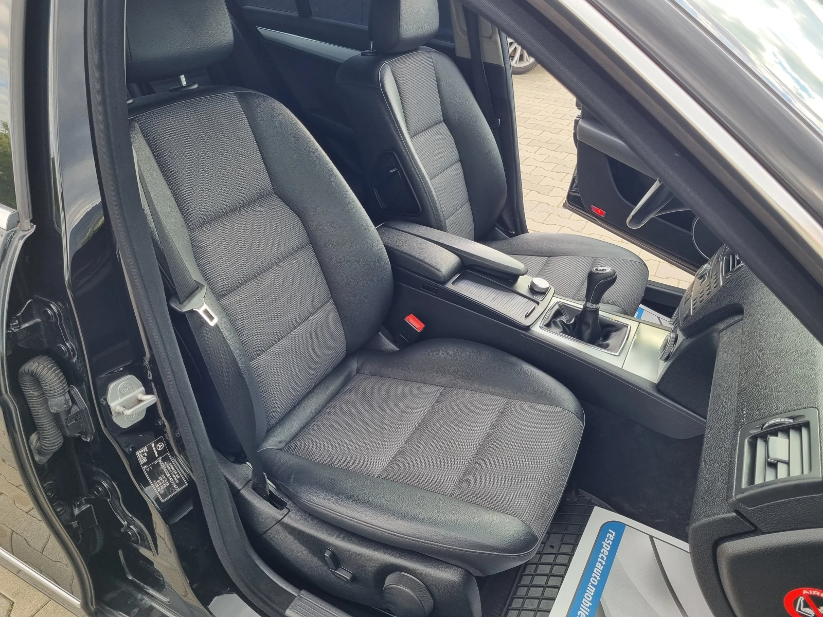 Mercedes-Benz C 220 CDi-170кс= 646 МОТОР= СЕДАН/6 СКОРОСТИ, снимка 12 - Автомобили и джипове - 54567092