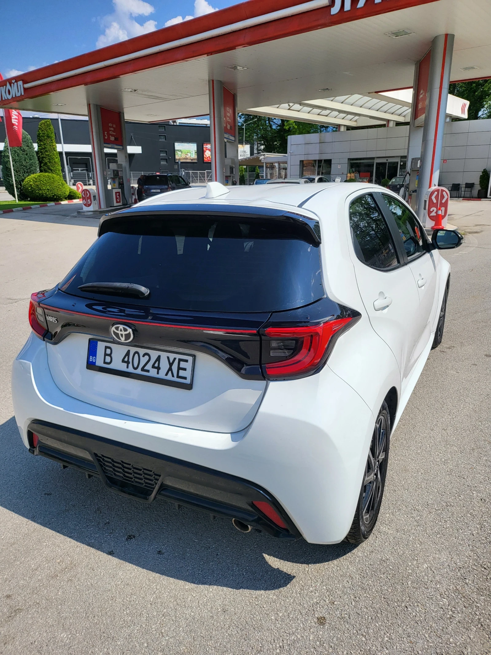 Toyota Yaris GR* ТОП* Hybrid* 1.5-125hp* нова LPG уредба, снимка 4 - Автомобили и джипове - 54804701