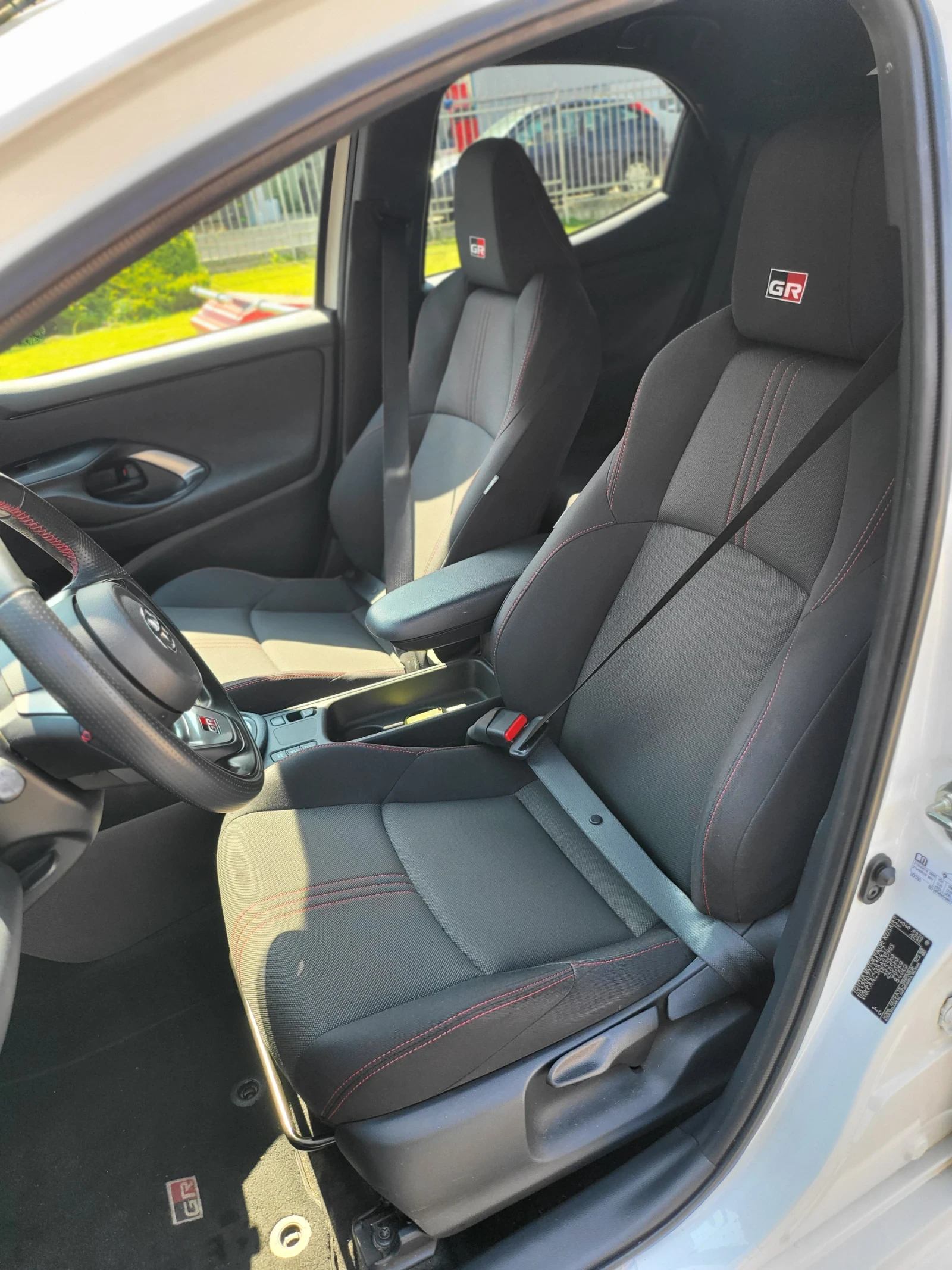 Toyota Yaris GR* ТОП* Hybrid* 1.5-125hp* нова LPG уредба, снимка 17 - Автомобили и джипове - 54804701